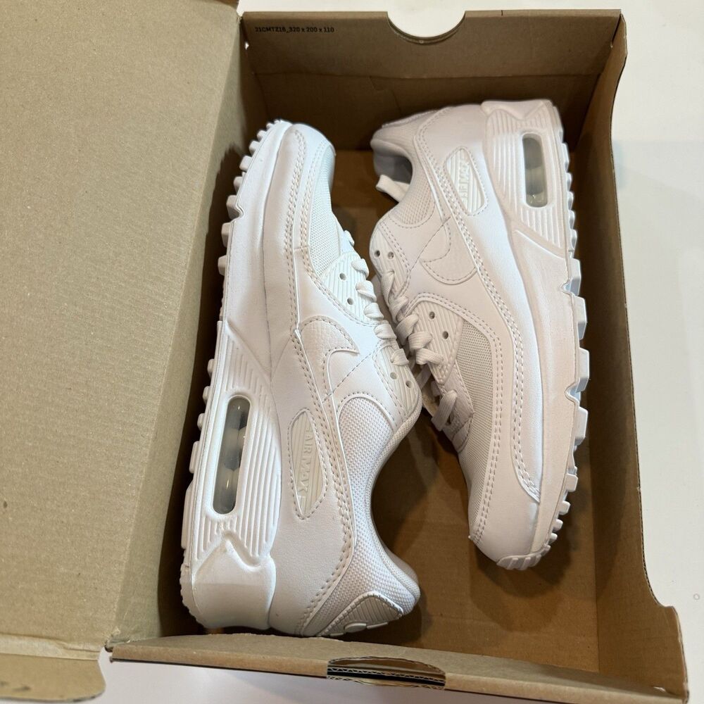 *NEW* Women's Nike Air Max 90 Triple White (DH8010 100) Size 8 - Picture 2 of 10